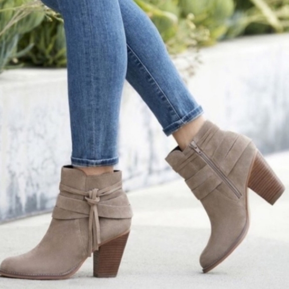 Society Shoes - Sole Society Gray Suede Ankle Boots Size 6.5M